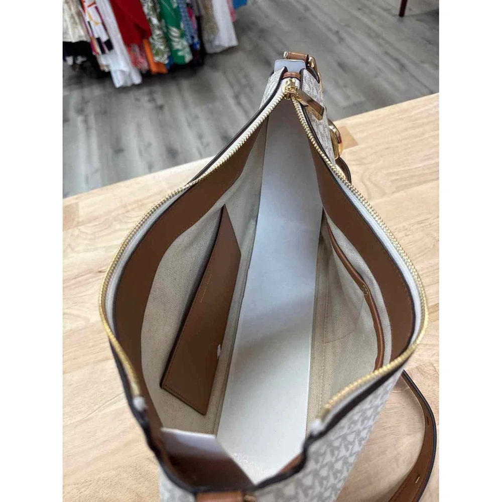 Michael Kors Cream Shoulder Preloved Nolita Handbag